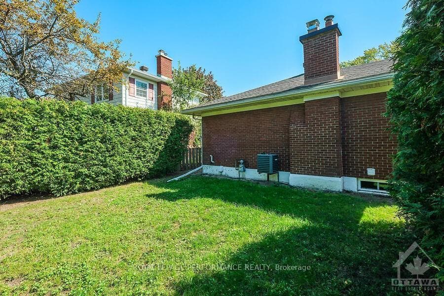 1105 LAZARD Street photo 23