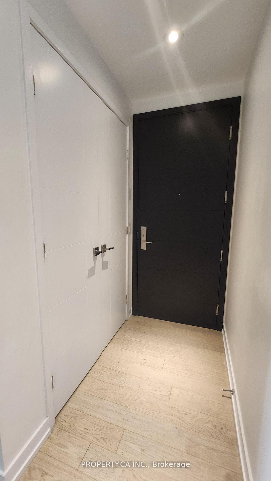 488 University Avenue Unit 4801 photo 19
