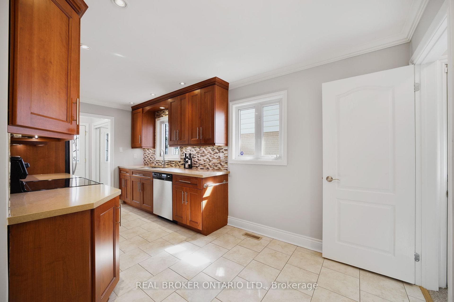 371 Fiona Terrace photo 15