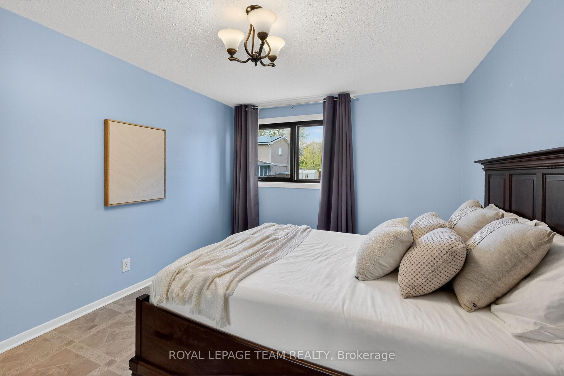21 Lindhurst Crescent photo 30