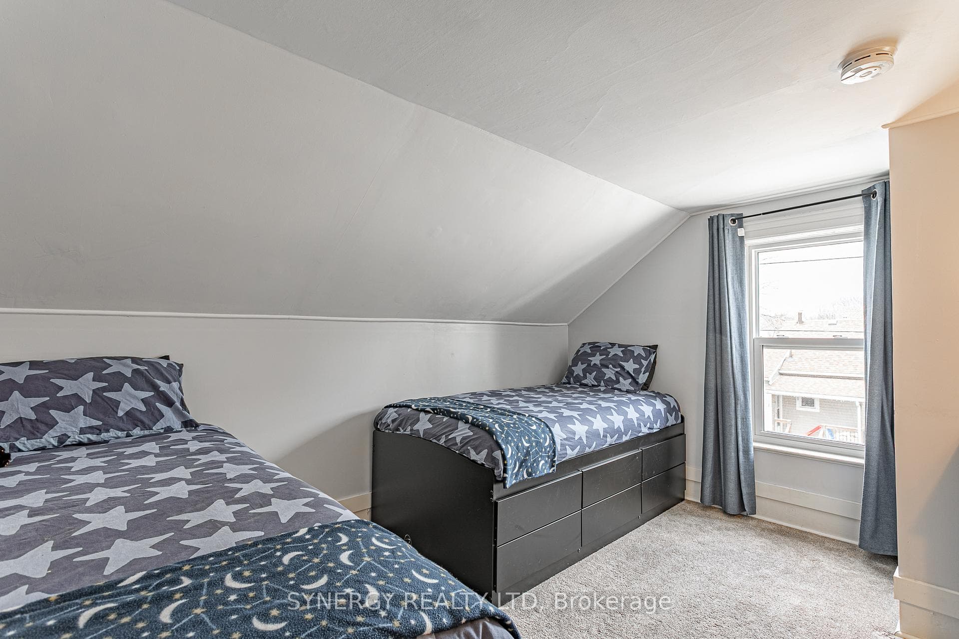 Bedroom 3 - Newer Windows
