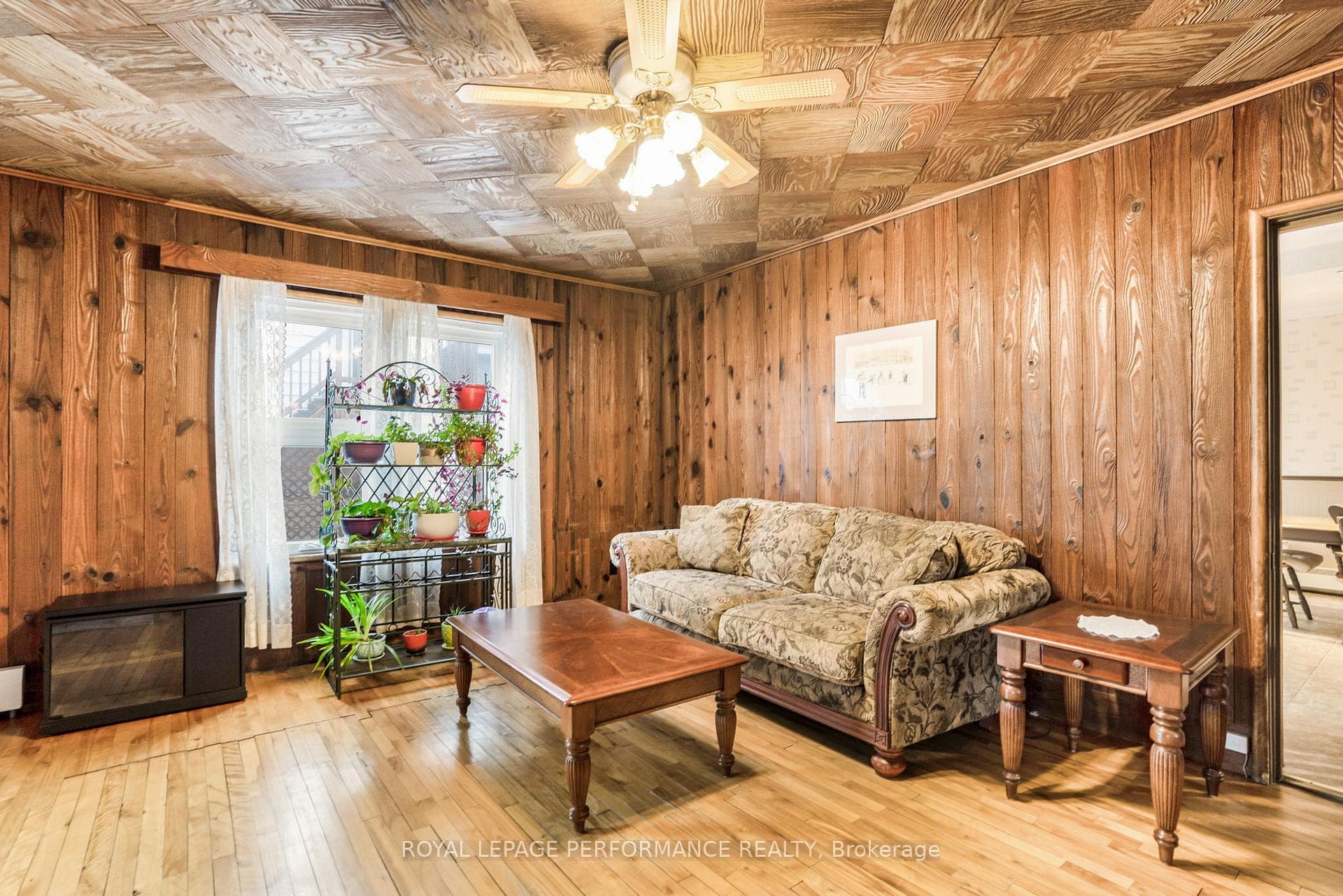 72 Longueuil Street photo 14
