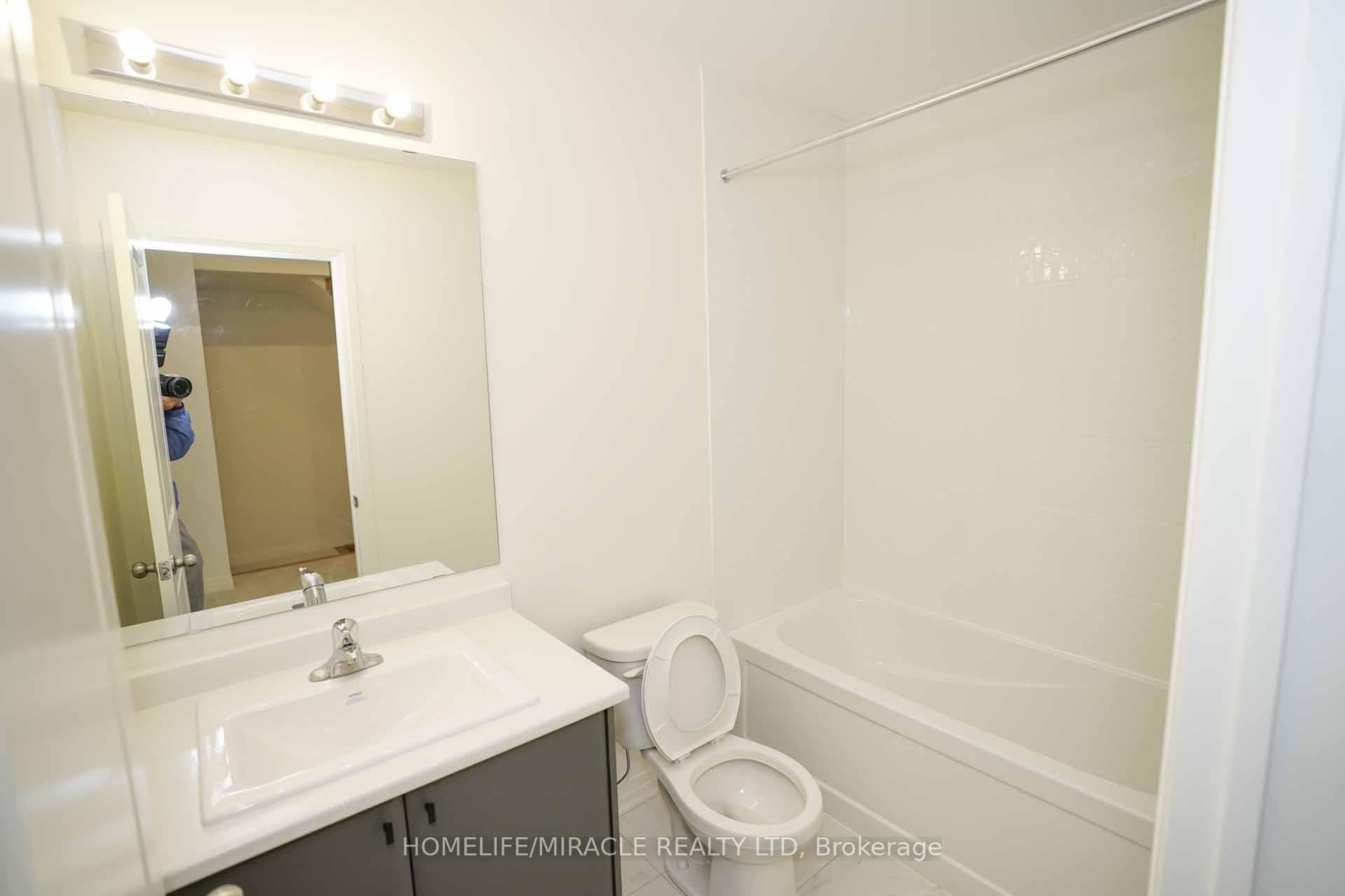 1561 Green Road photo 36