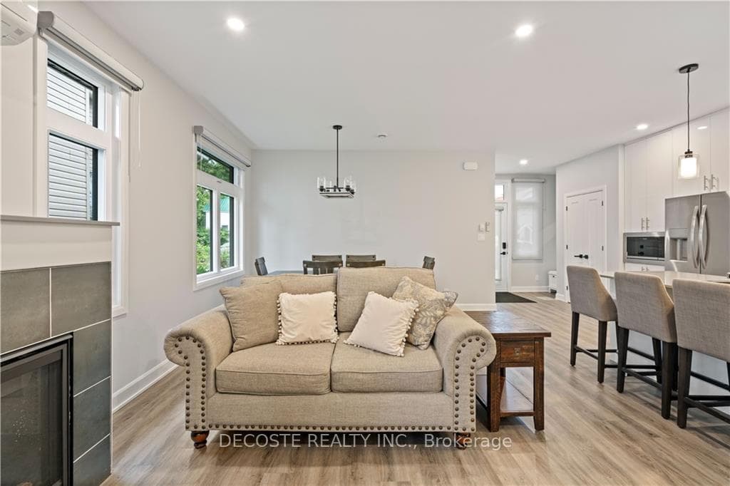 14 ELGIN Street photo 16