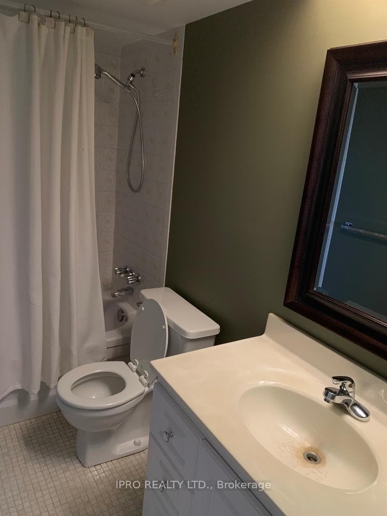 50 Elm Drive Unit 2001 photo 4