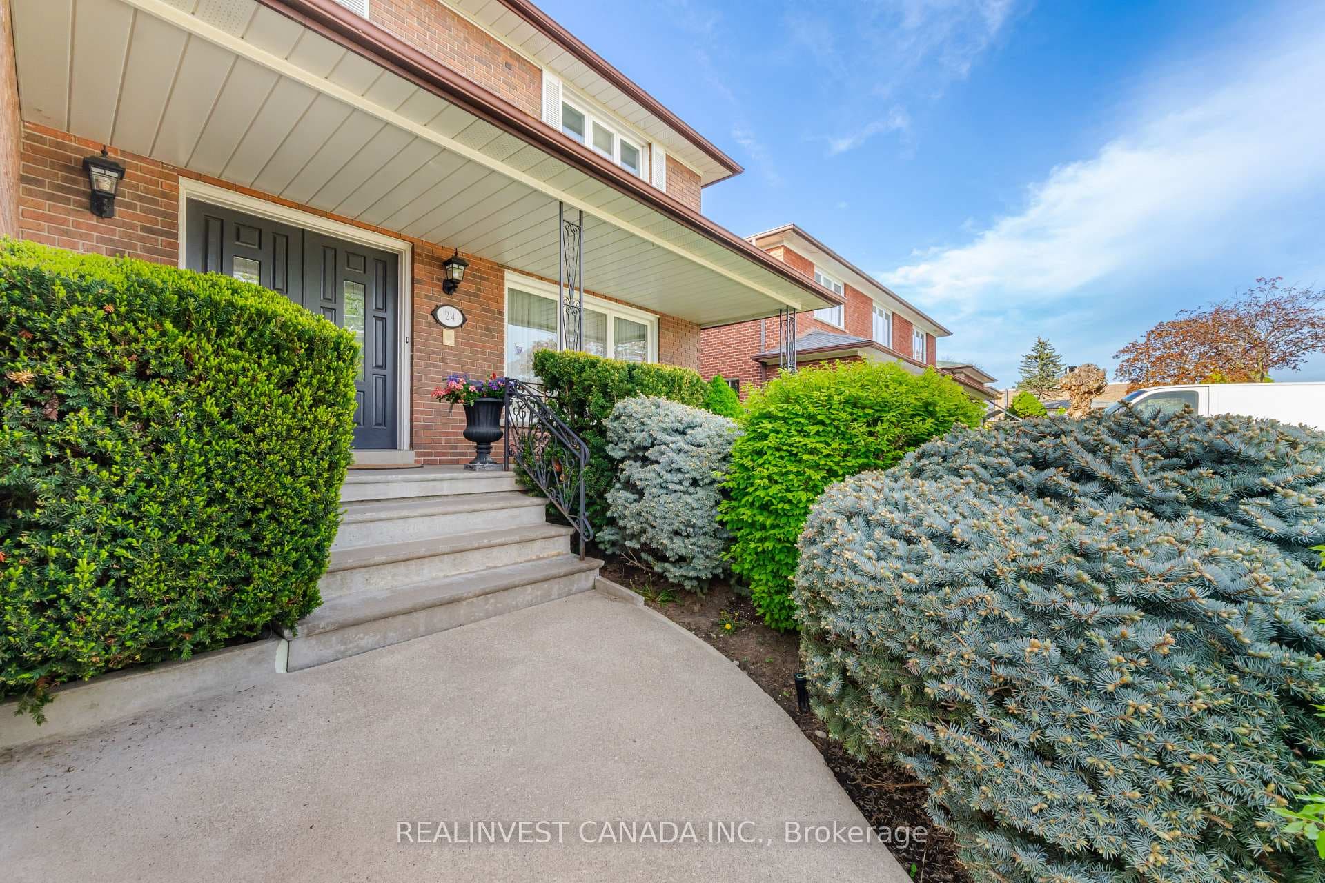 24 Tonon Drive photo 4