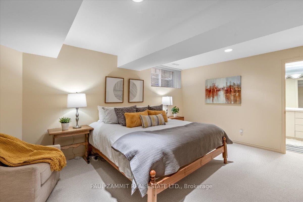 7 Hammok Crescent photo 24
