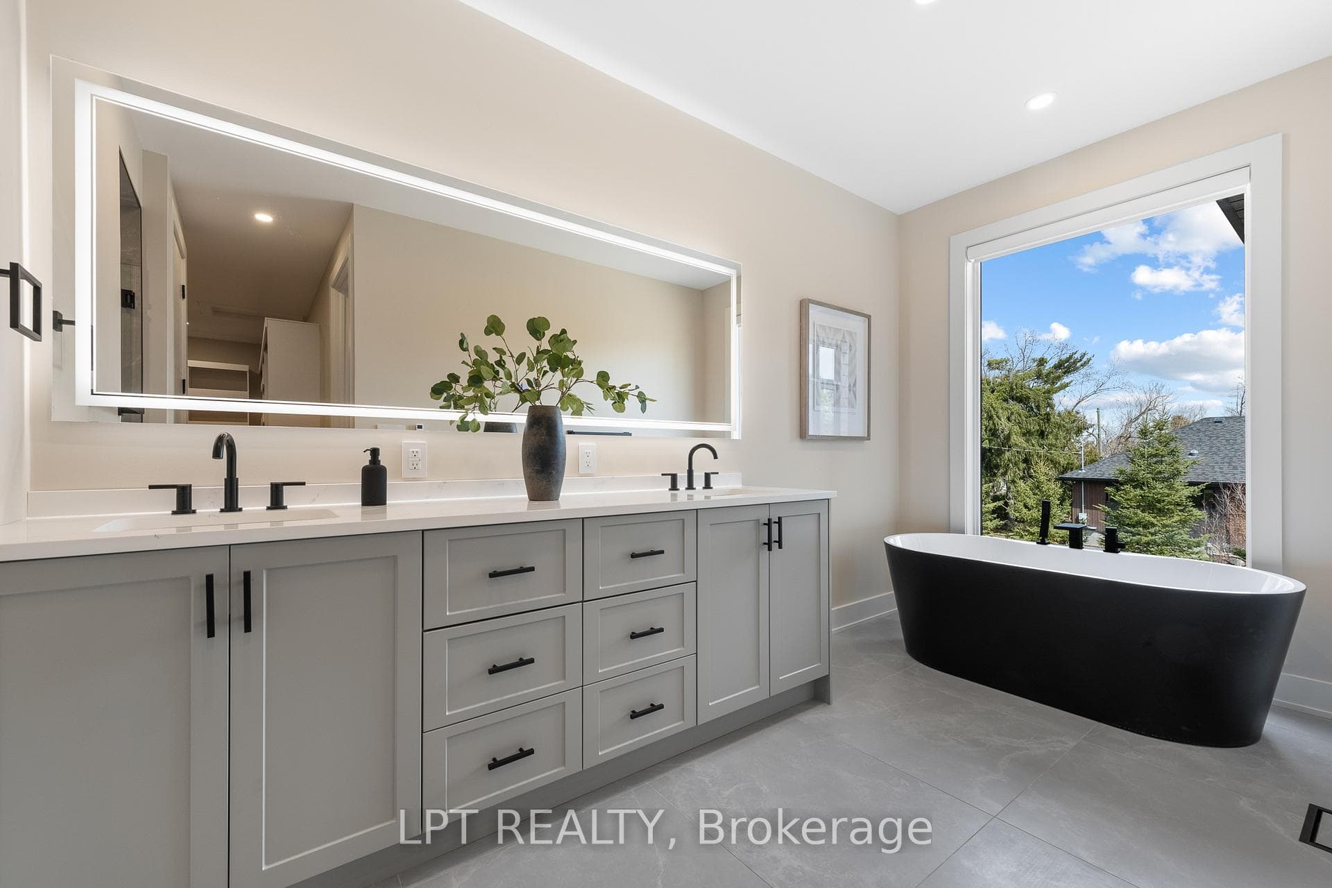 15 Briggs Avenue photo 28