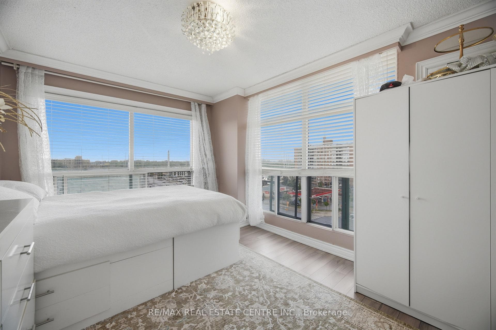 1470 Midland Avenue Unit 718 photo 21