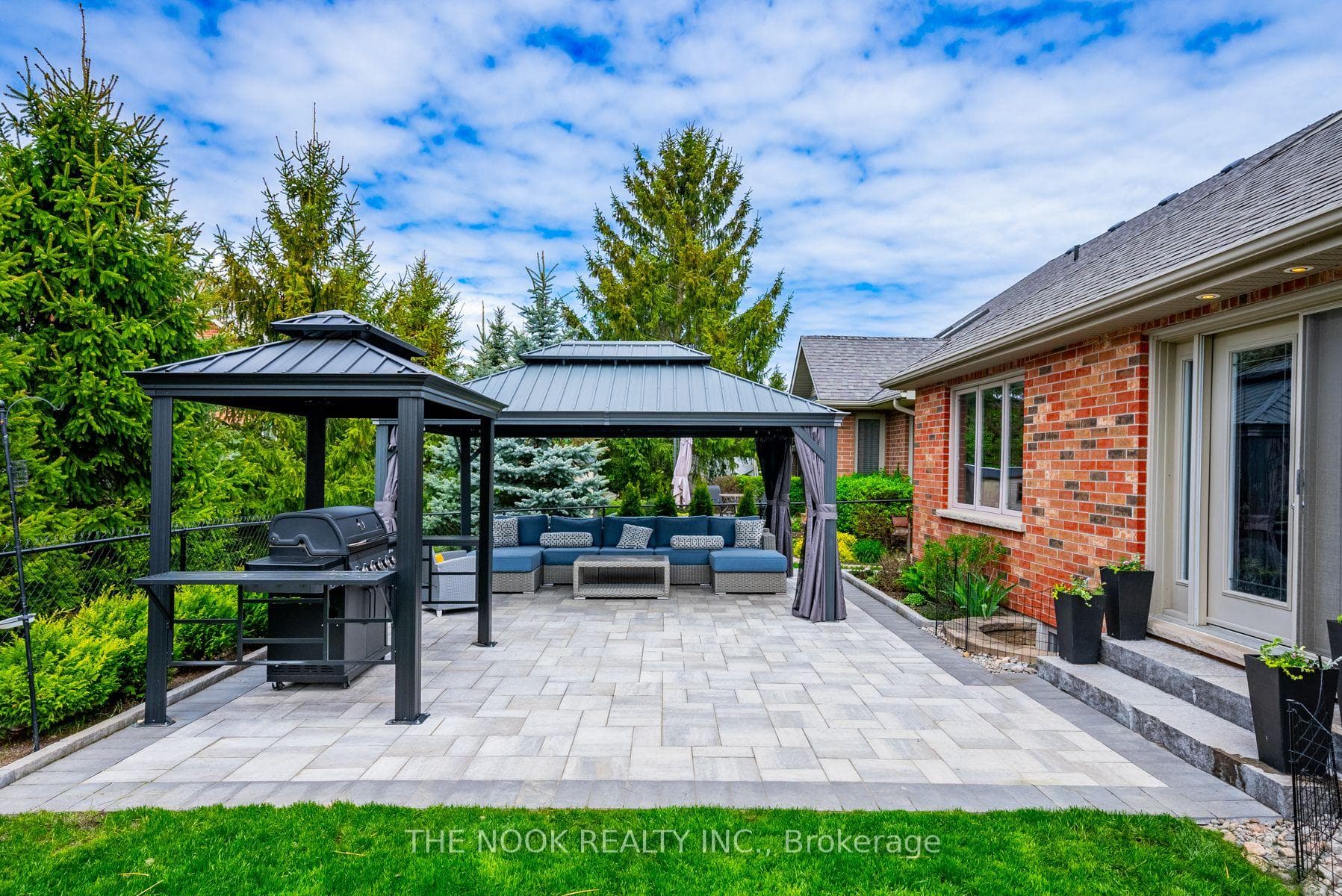 103 Adelaide Street photo 38