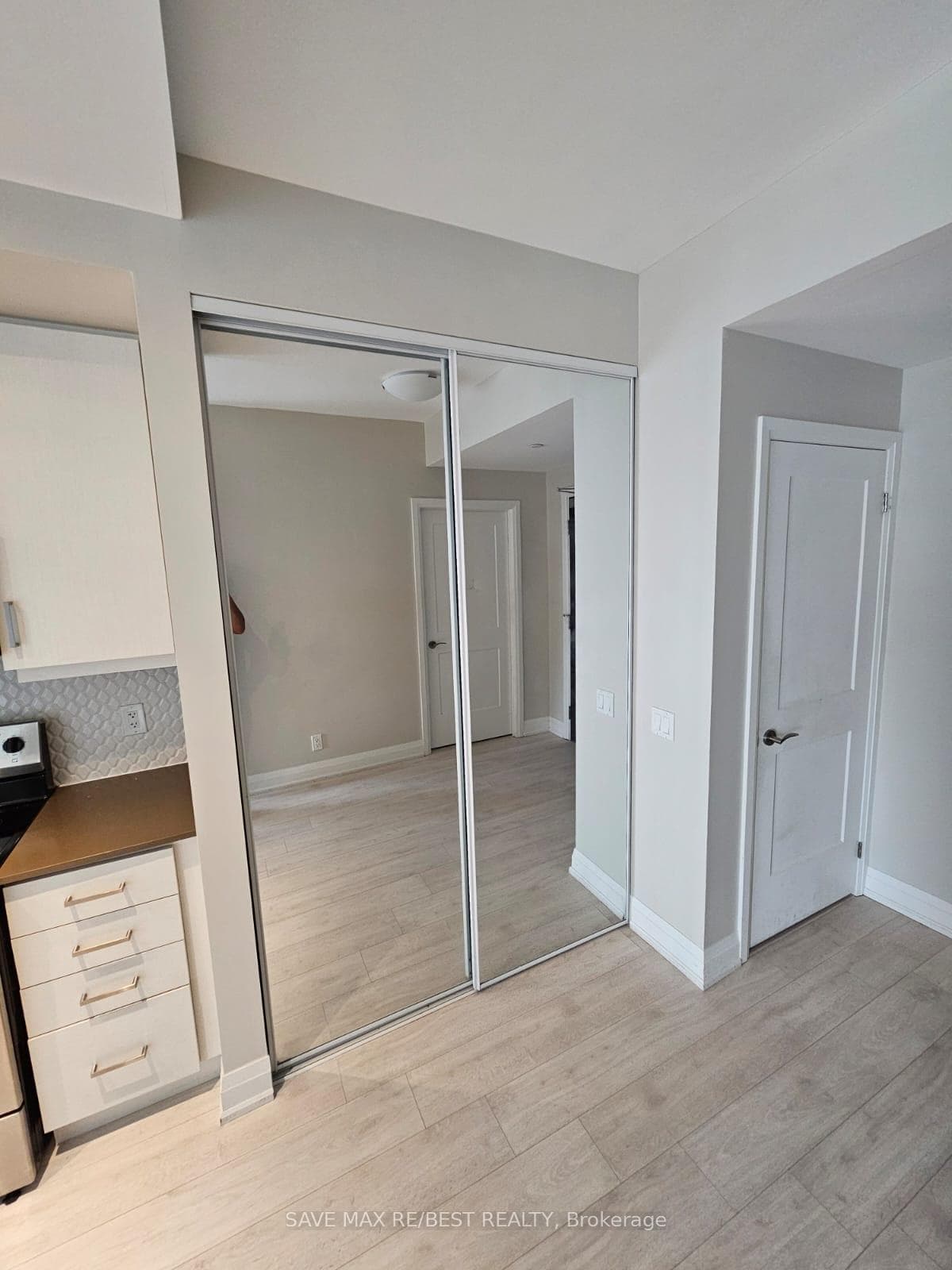 15 Lynch Street Unit 1603 photo 18