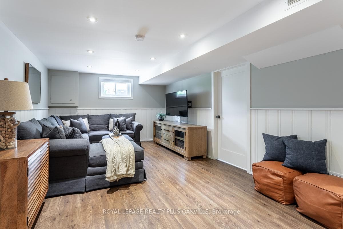 583 Taplow Crescent photo 22