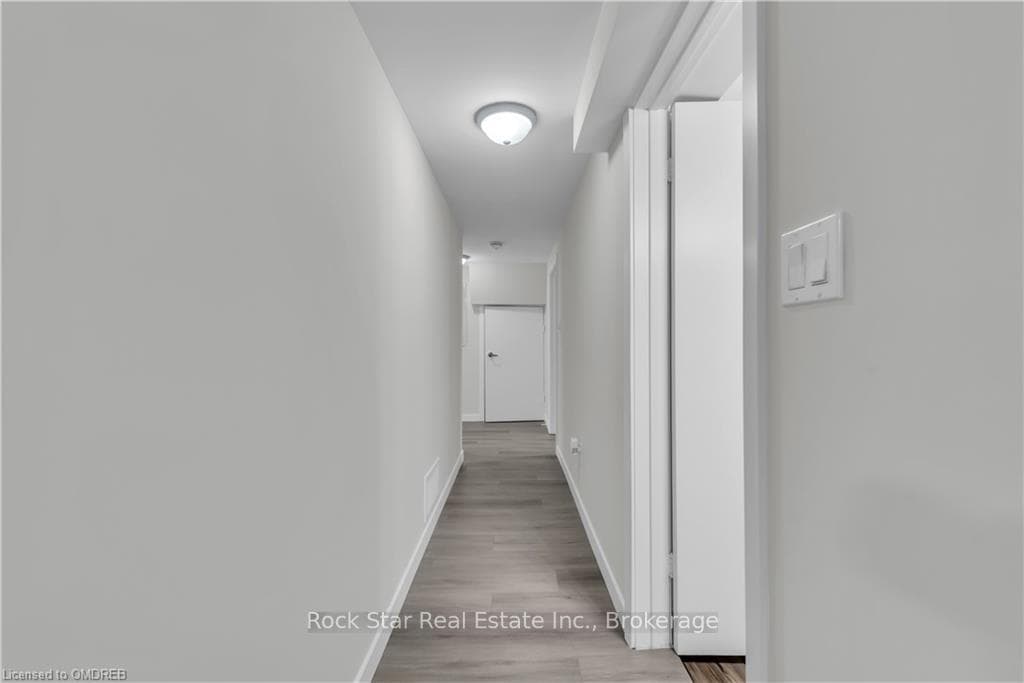 17 VICTOR Boulevard Unit B photo 15