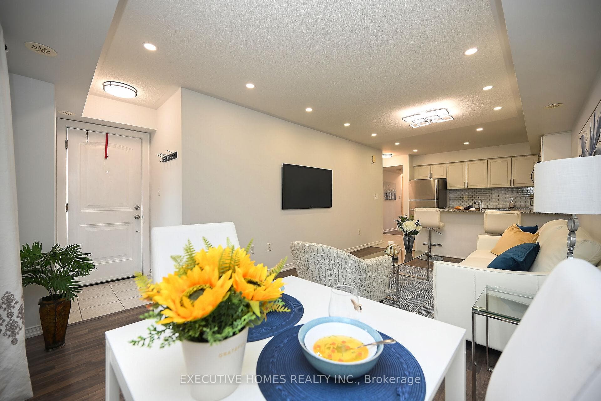 2484 Post Road Unit 17 photo 17
