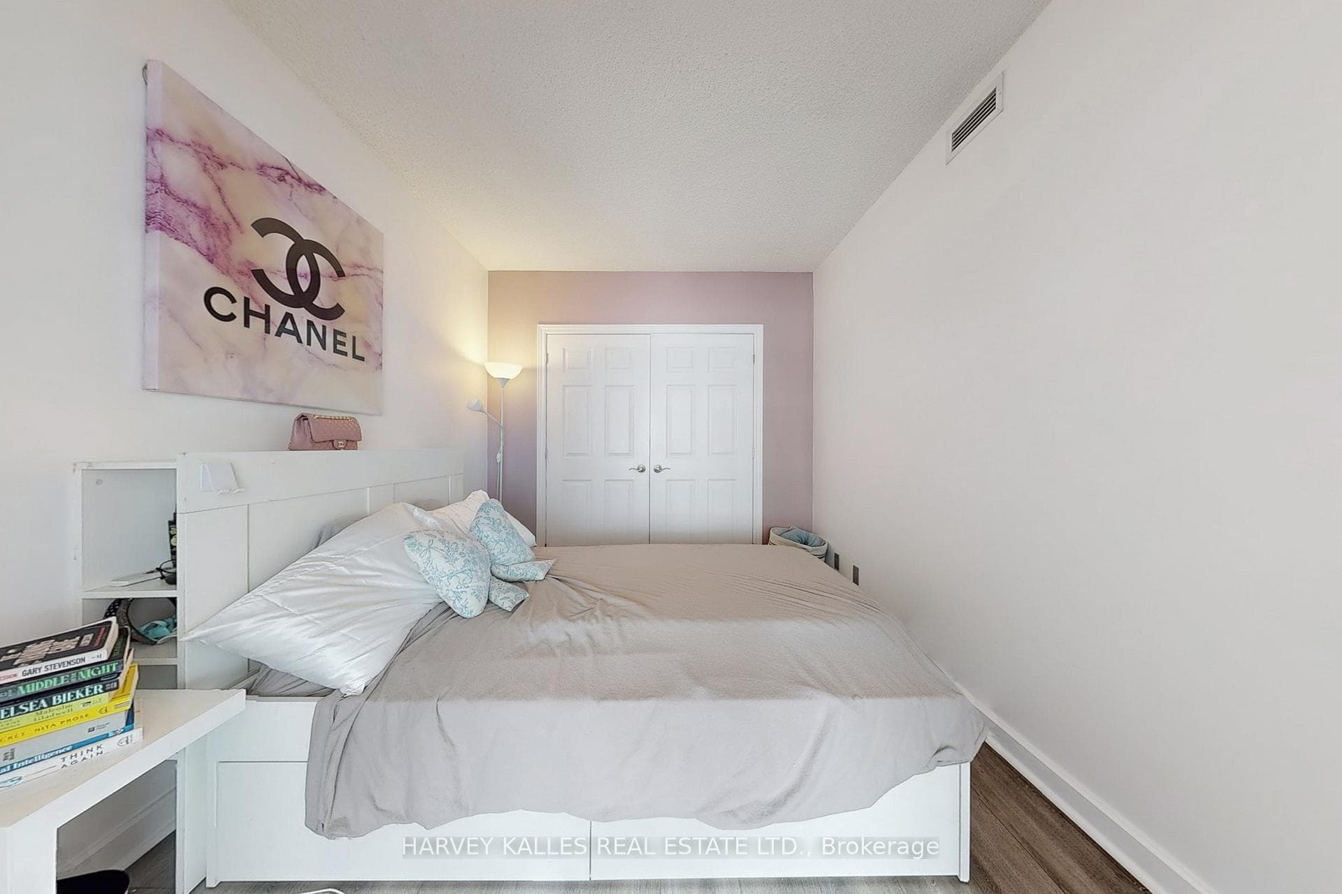 350 Wellington Street Unit 319 photo 20