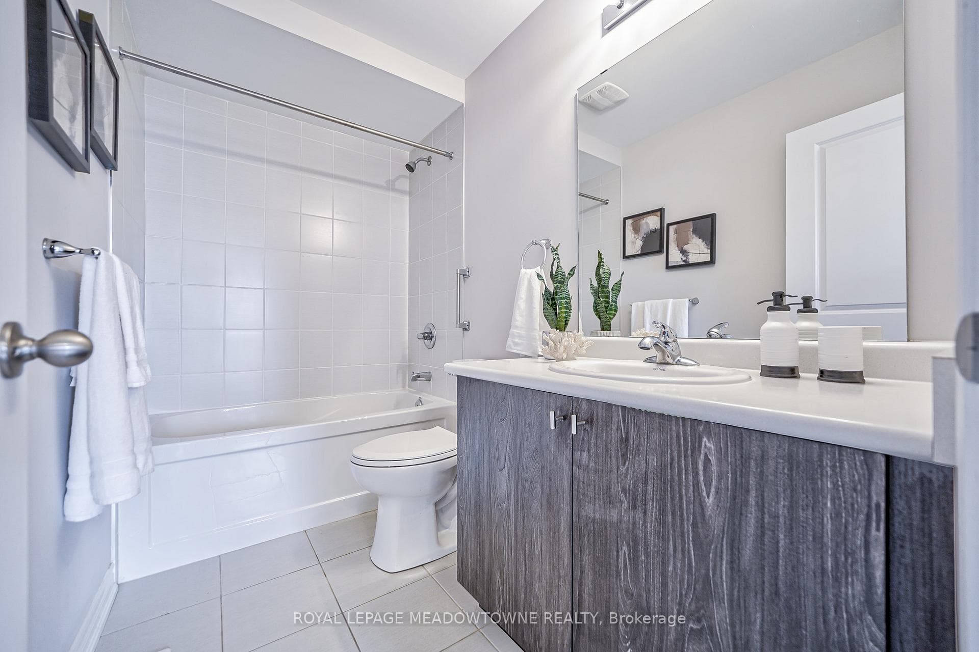 17 Pinot Crescent photo 30