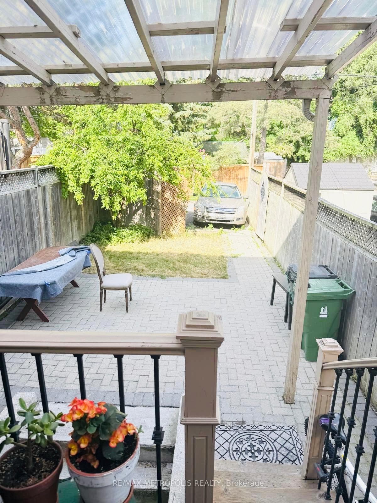 383 Coxwell Avenue Unit MAIN & UPPER photo 36