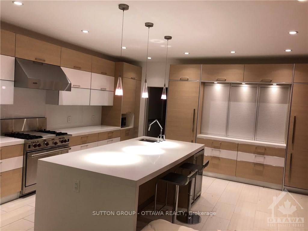 298 CRESTVIEW Drive photo 8