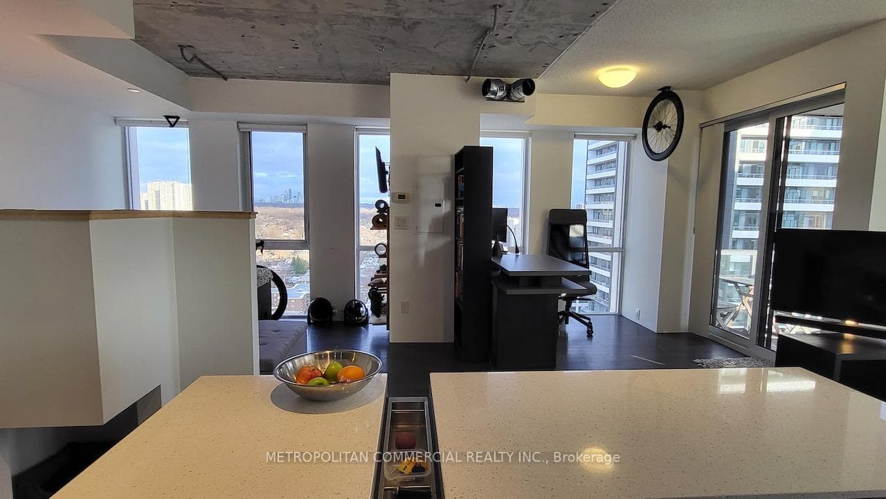 170 Sumach Street Unit 2212 photo 4