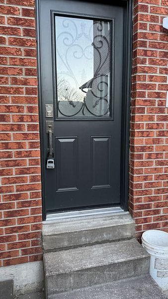 410 Victor Court photo 2