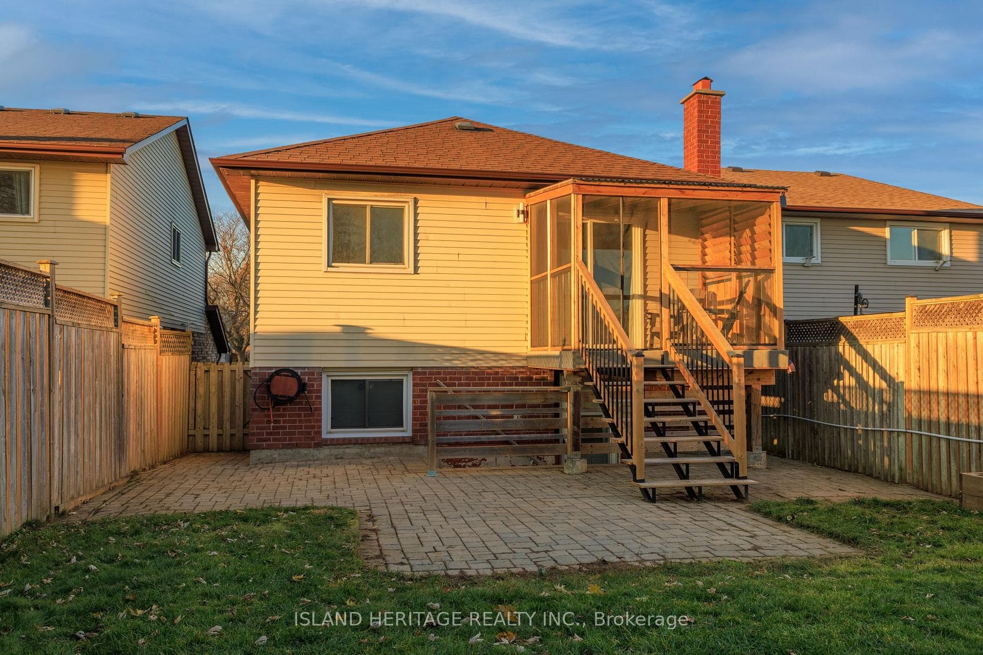 114 Turnberry Crescent photo 48