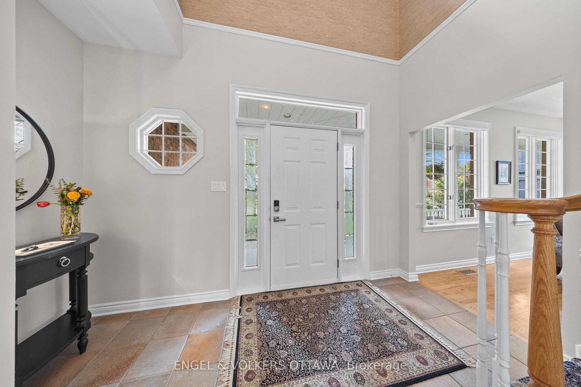 1014 Stormont Street photo 5
