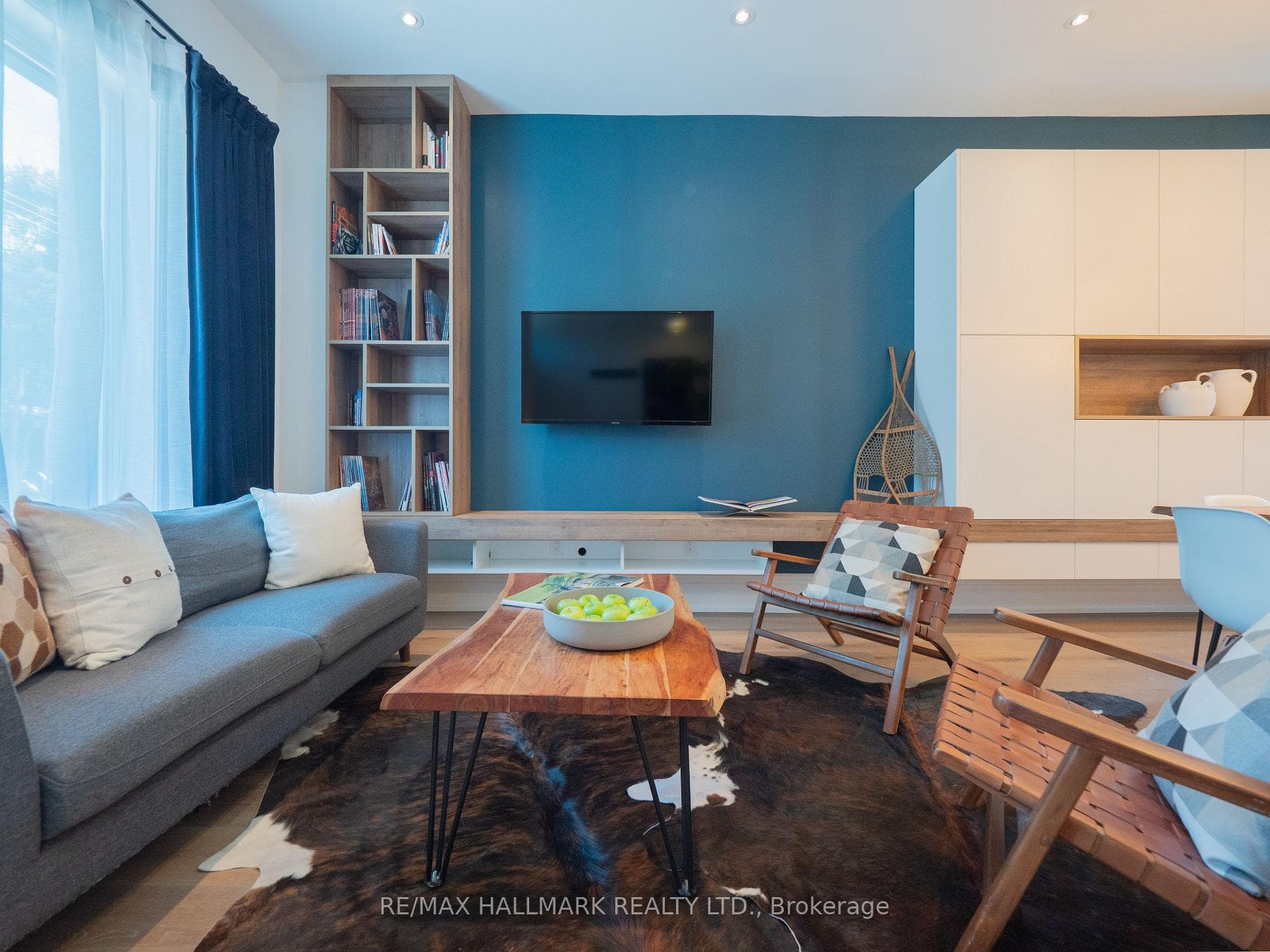 108 Carlaw Avenue photo 4