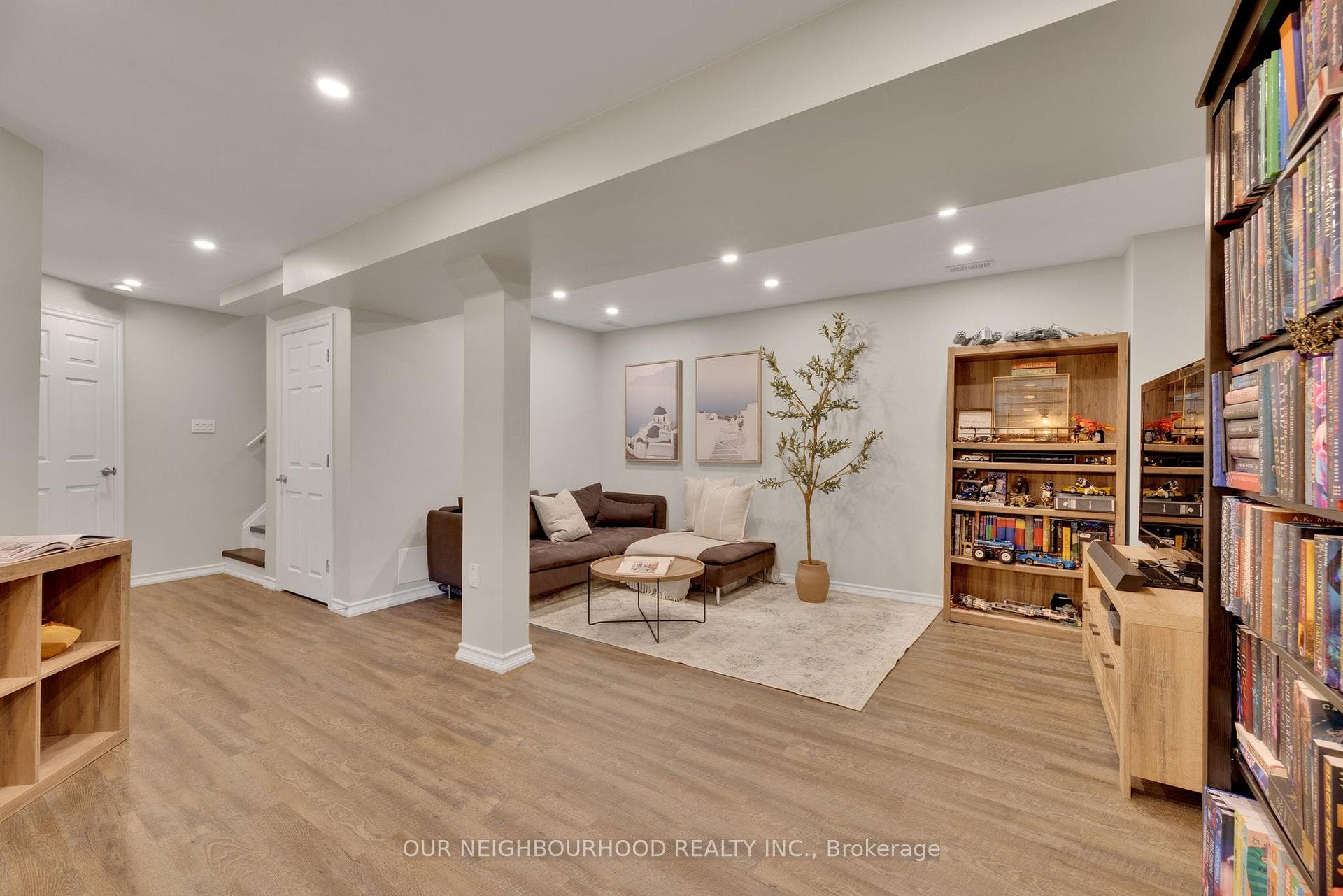 190 Edward Street photo 23
