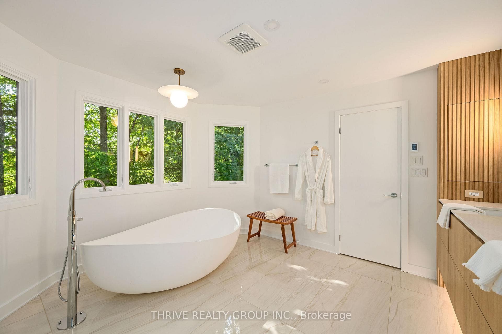 52 Birchmount Walk photo 31