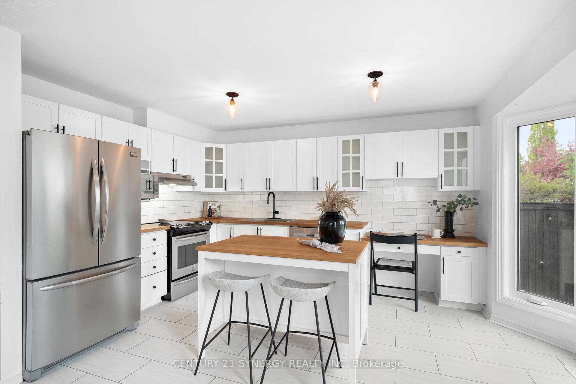 2065 Oakbrook Circle photo 18
