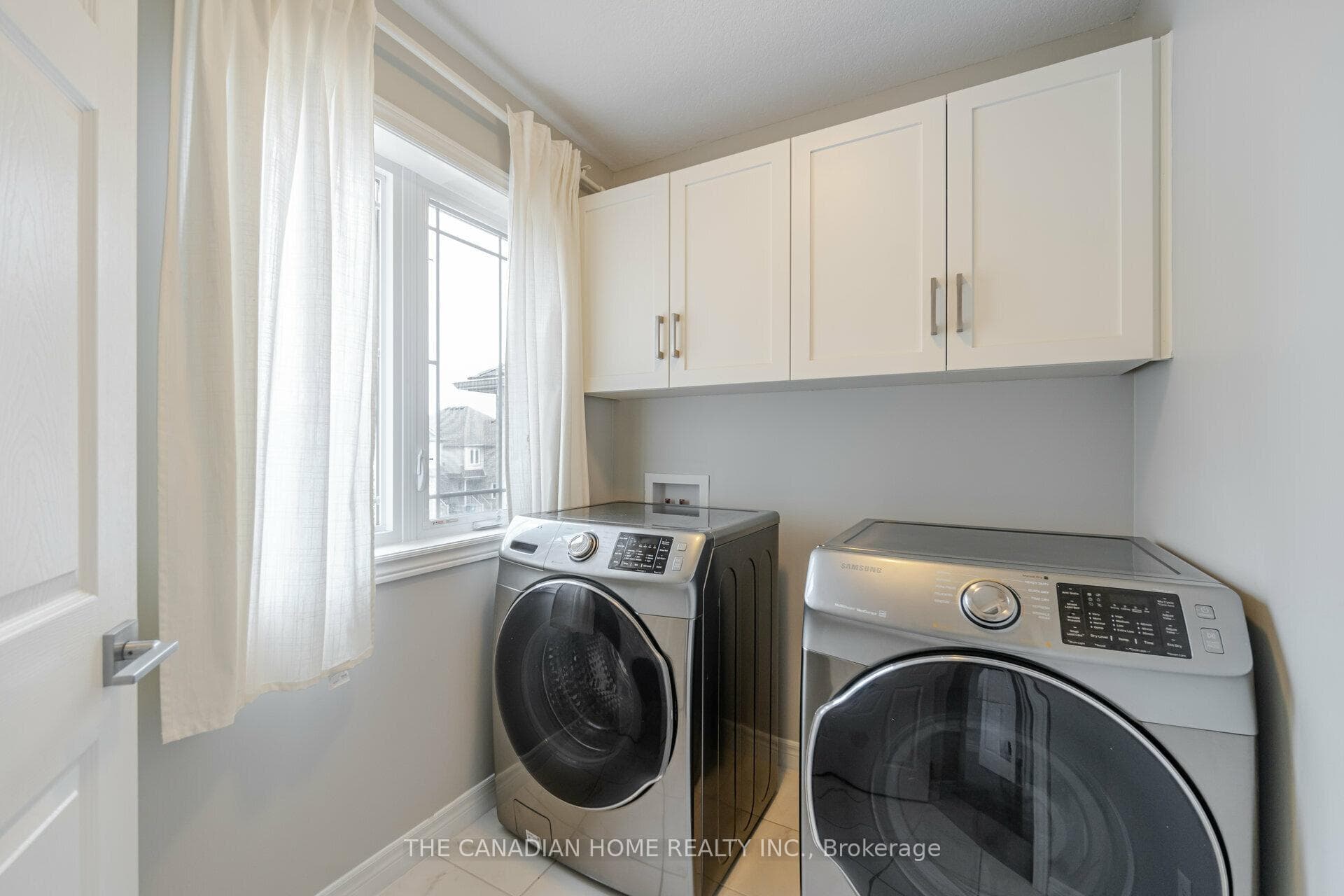 28 Ambrous Crescent photo 31