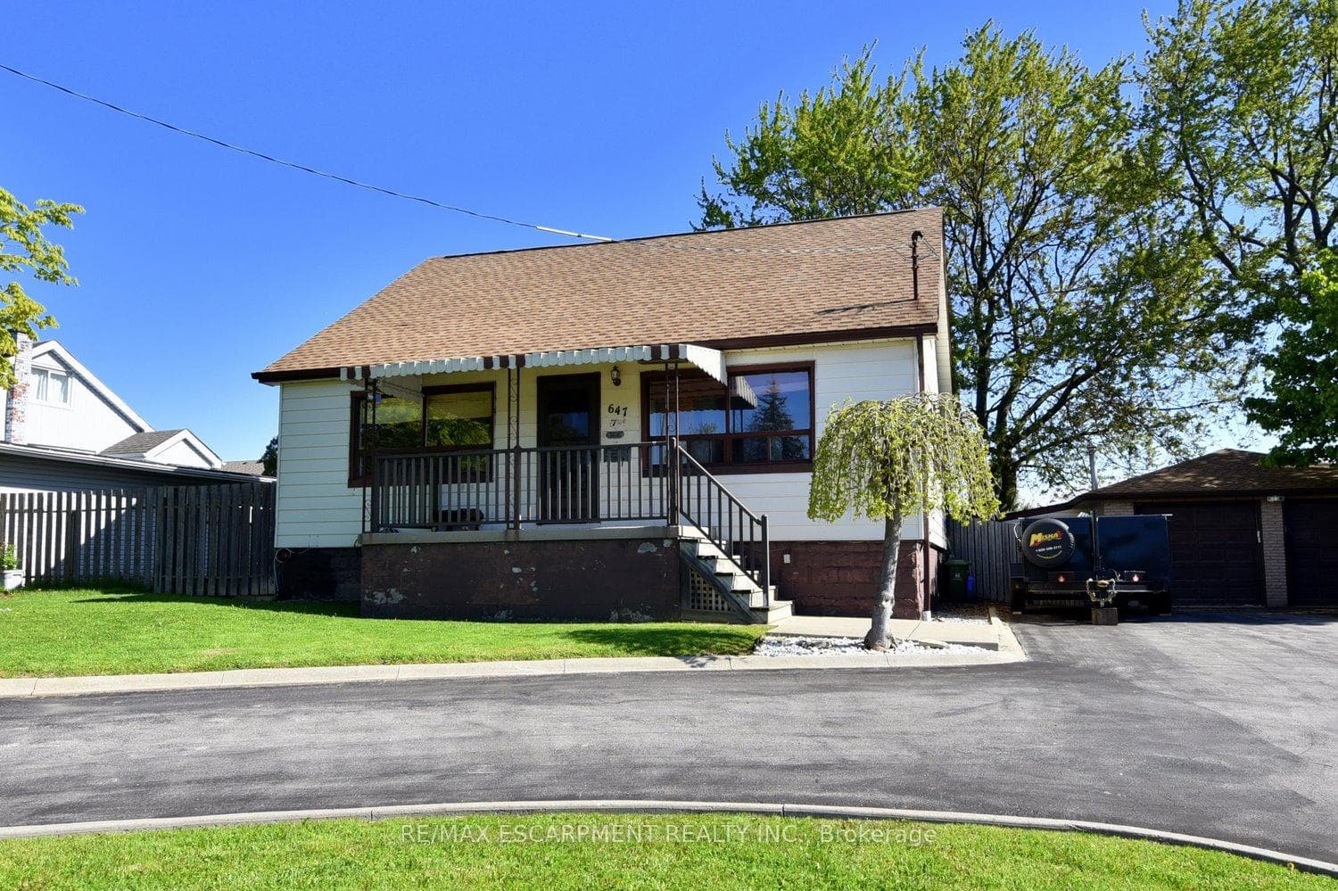 647 Limeridge Road photo 1