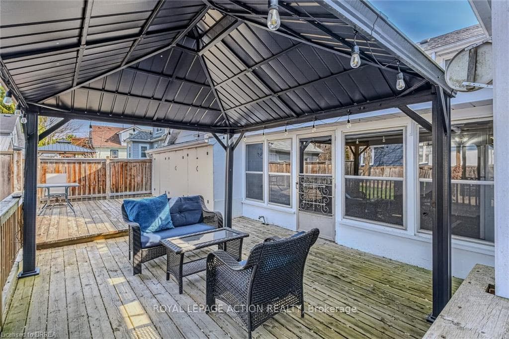 19 Lyndsay Street photo 39