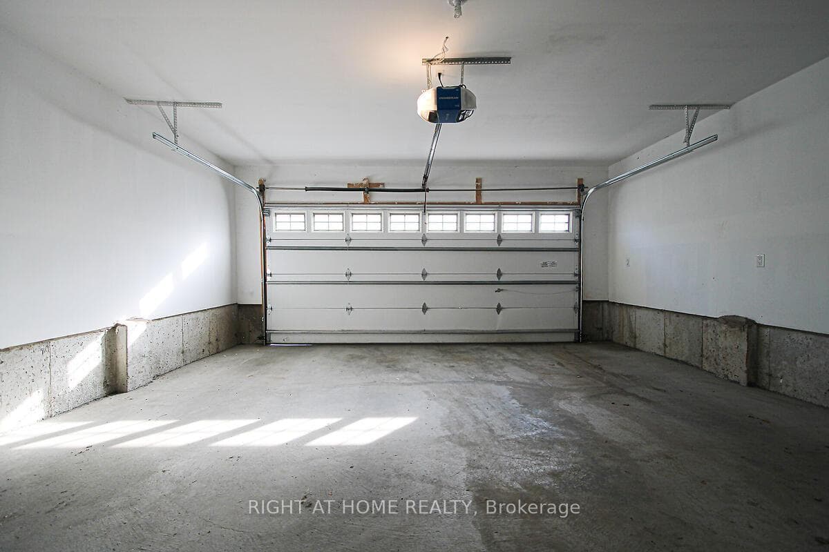 3092 Ernest Appelbe Boulevard photo 33