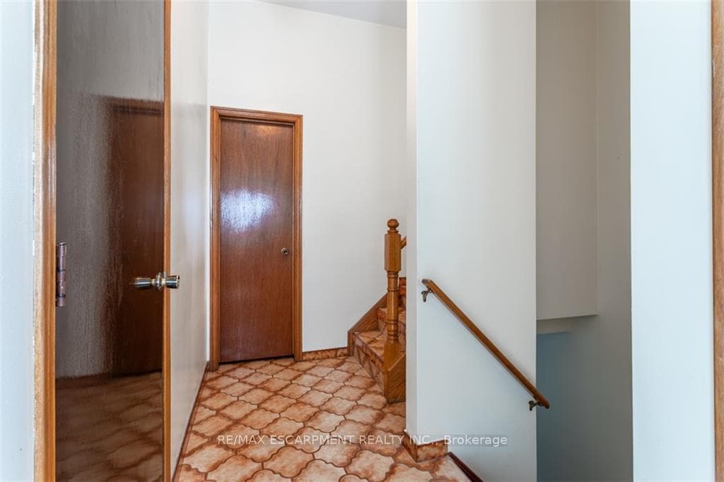 30 Pavarotti Court photo 14