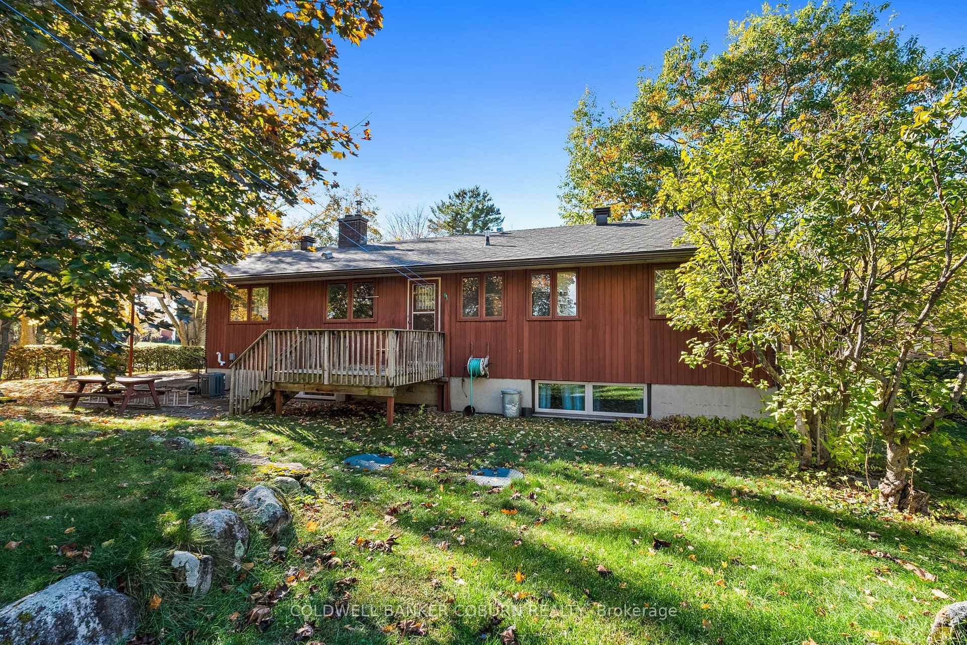 53 Eisenhower Crescent photo 35