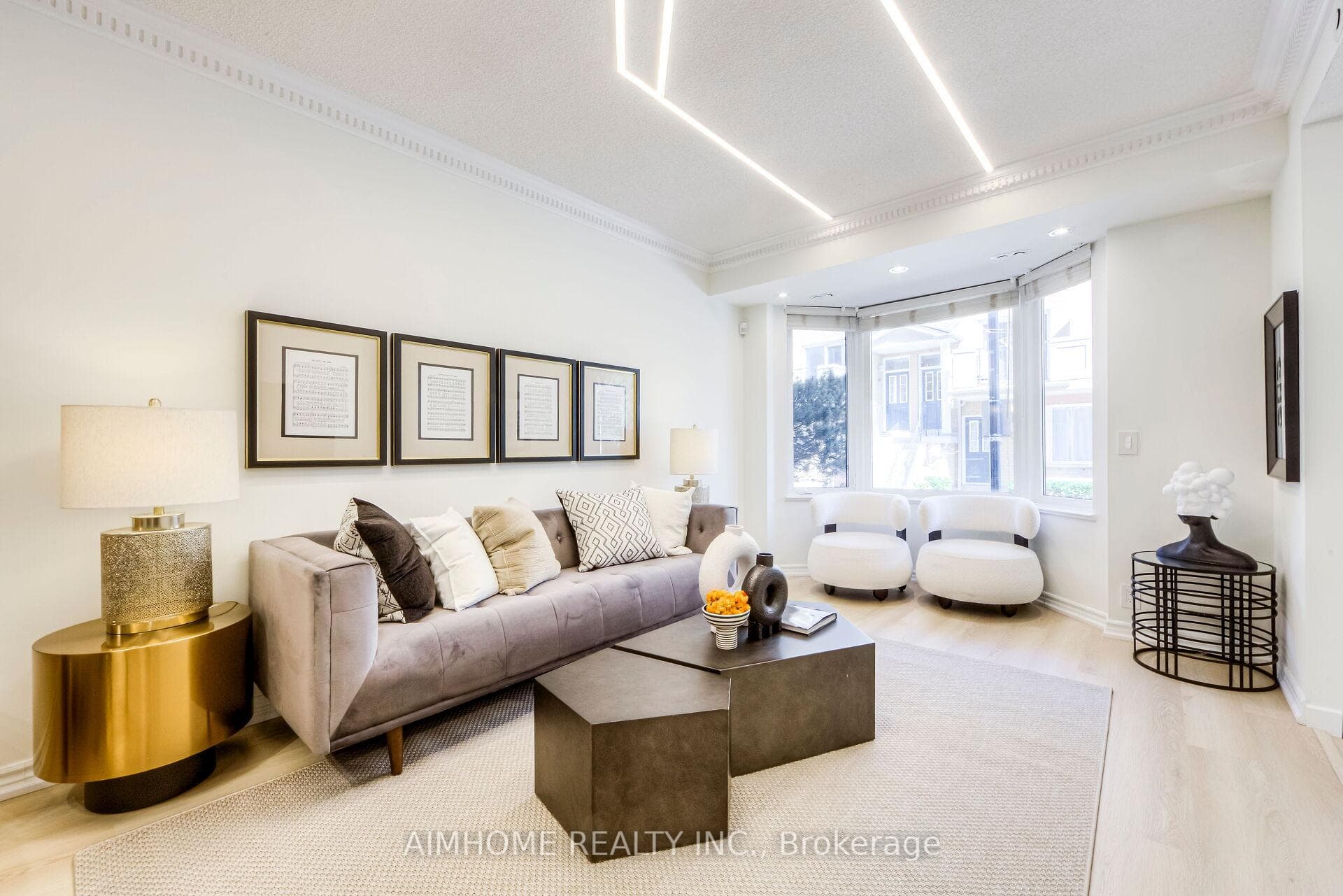 28 Sommerset Way Unit 1505 photo 5