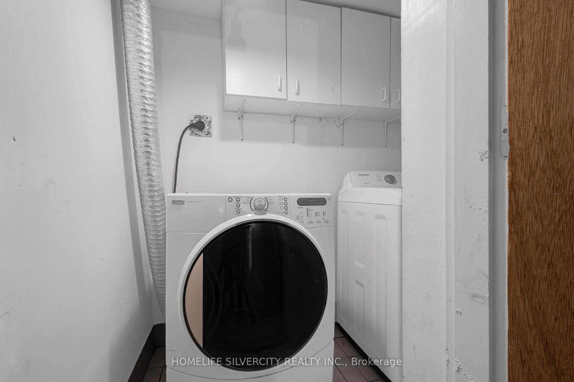 594 Sewells Road photo 37