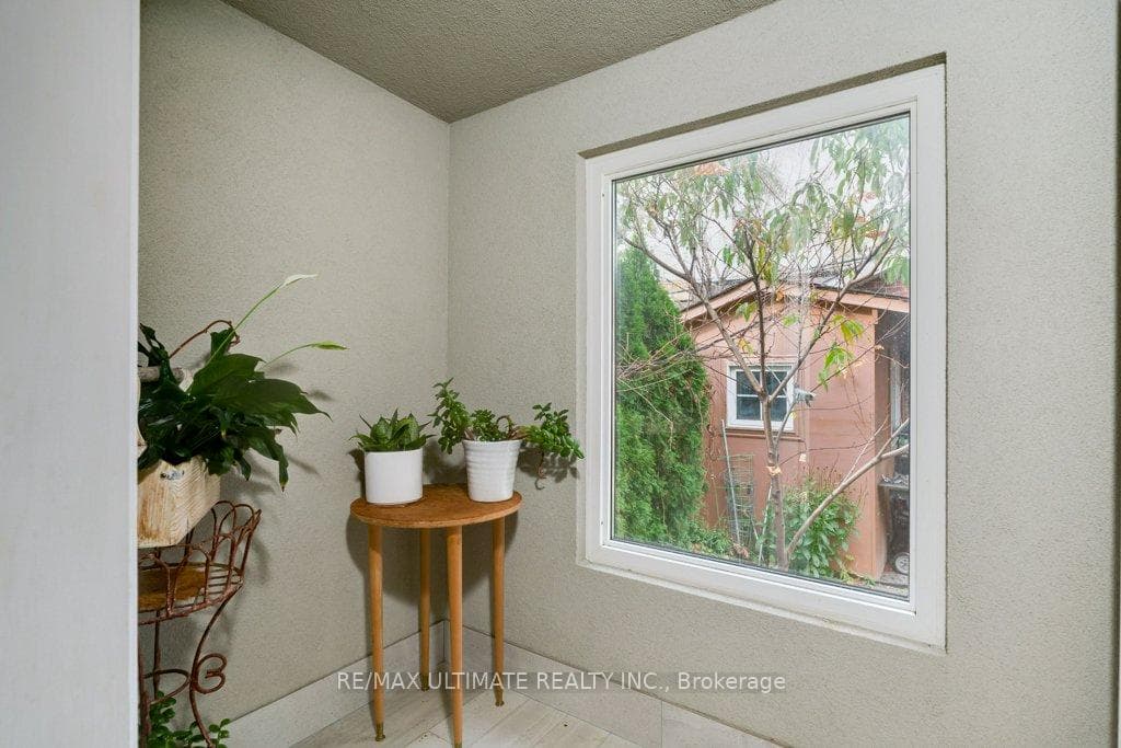 62 Schell Avenue photo 16