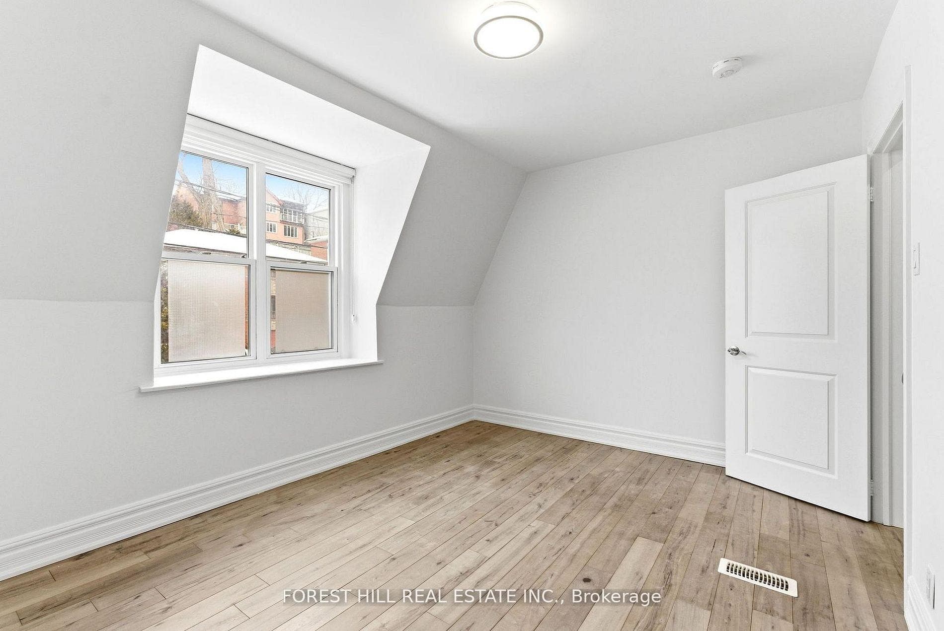 1297 Davenport Road photo 16