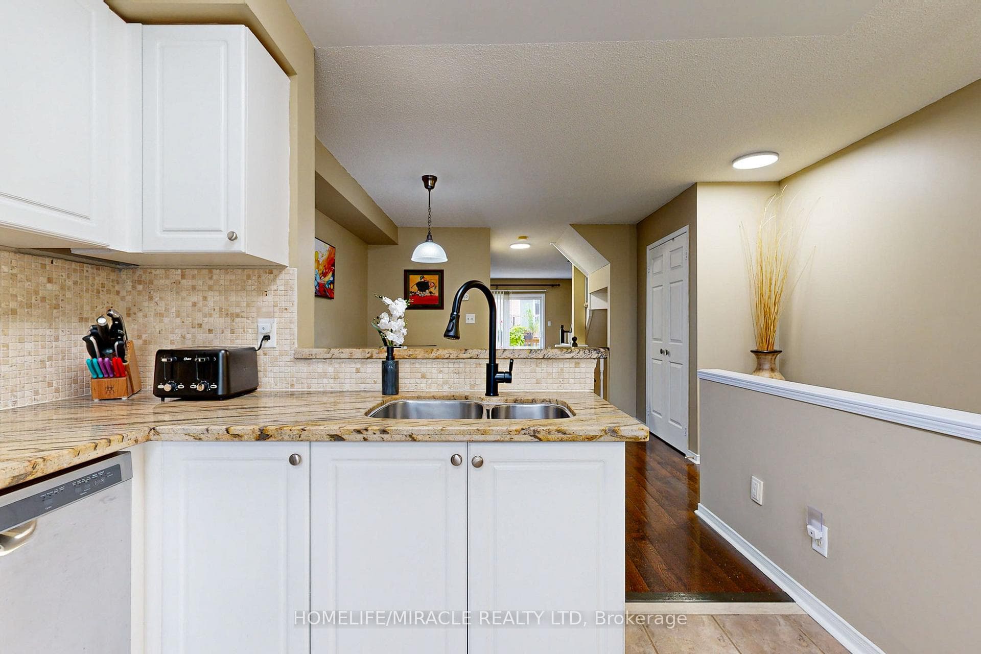 3242 Redpath Circle photo 12