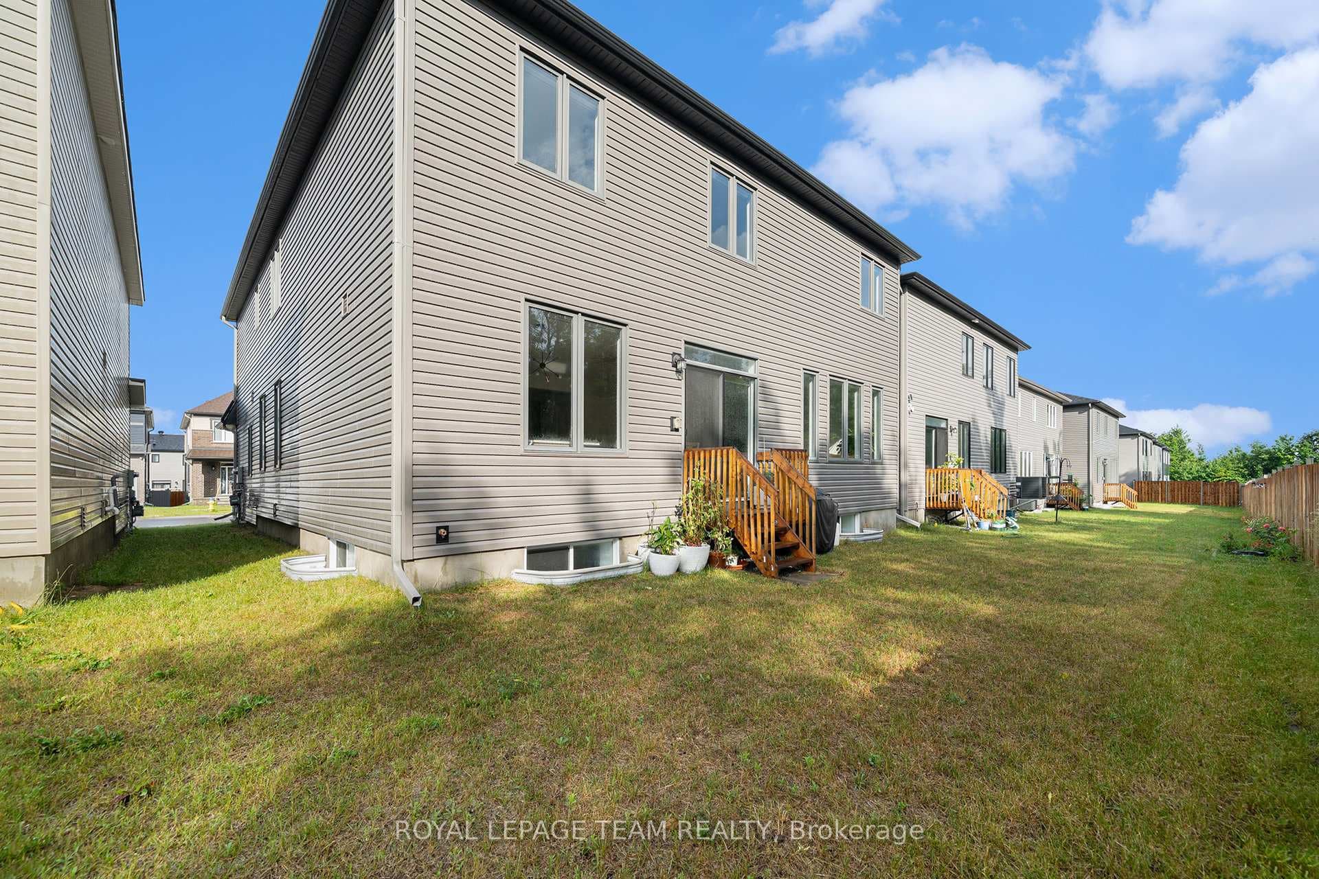 189 Lynn Coulter Street photo 31