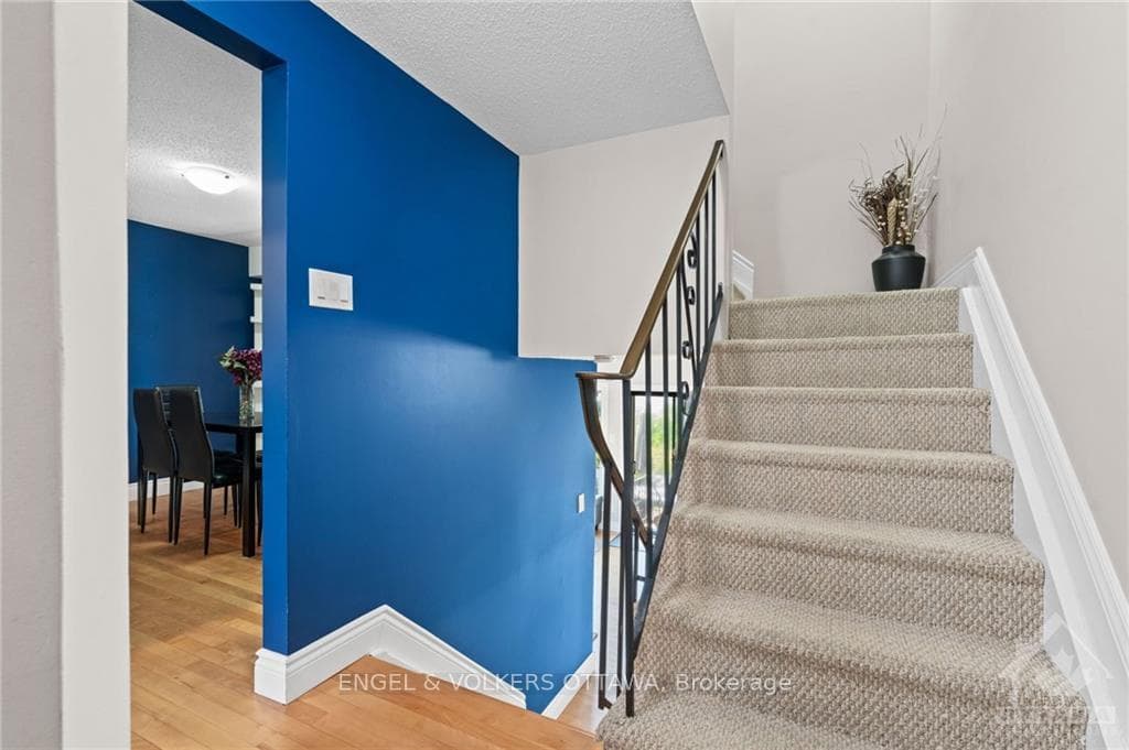 2 BERTONA Street Unit 21 photo 3