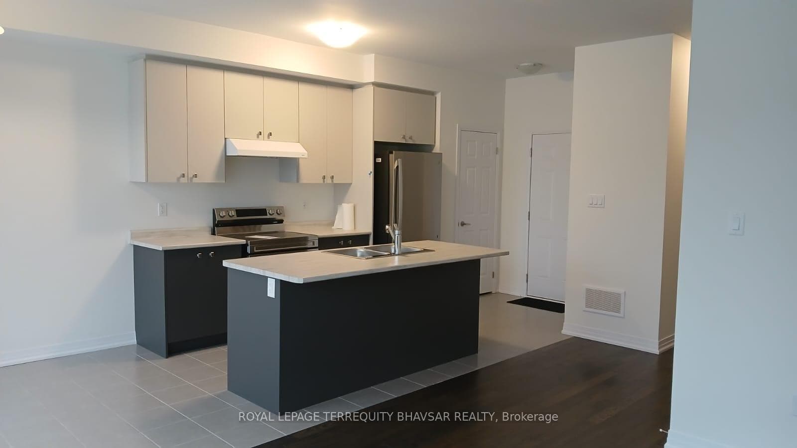 85 Velvet Way photo 6