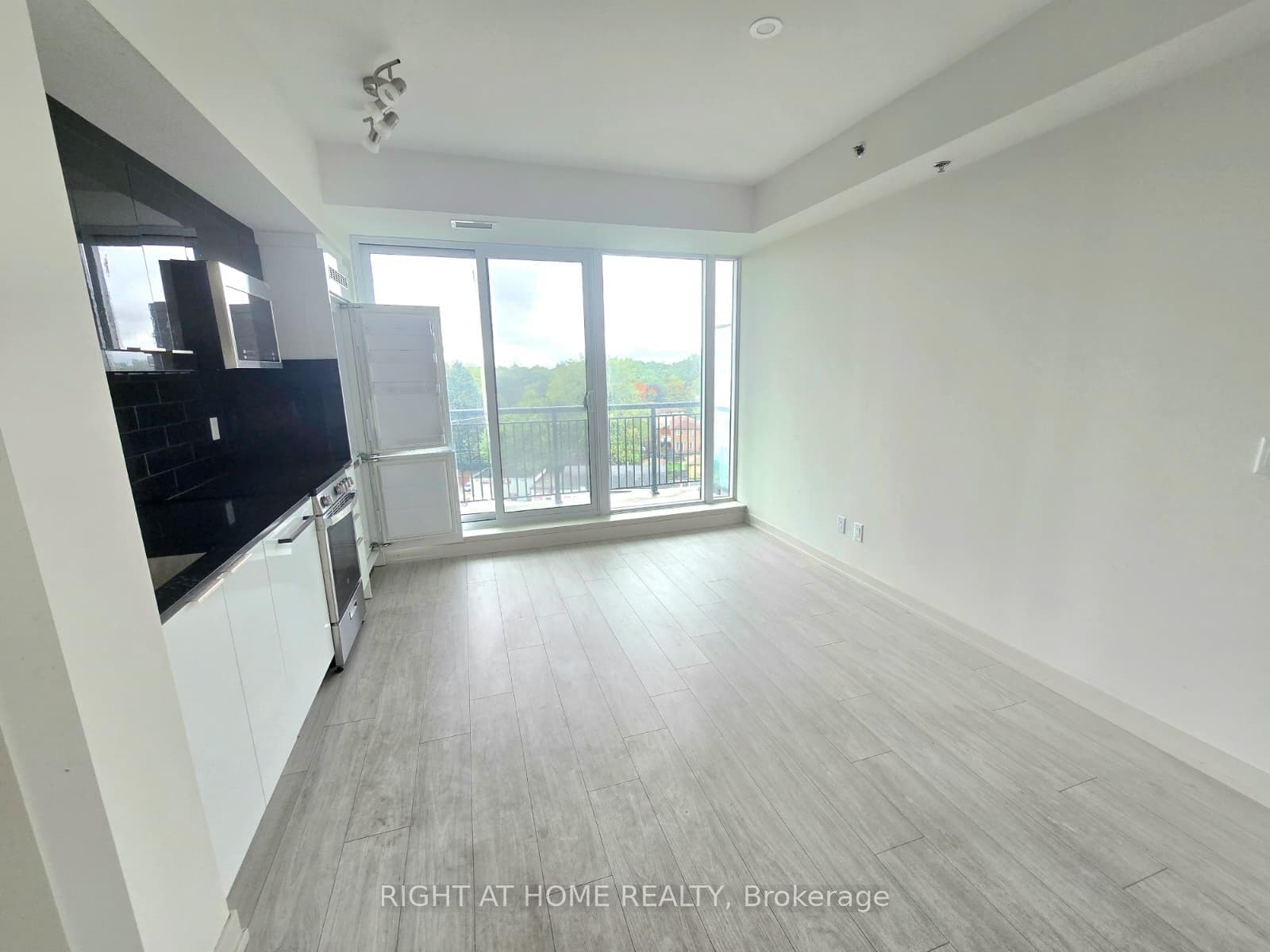 90 Glen Everest Road Unit 718 photo 9