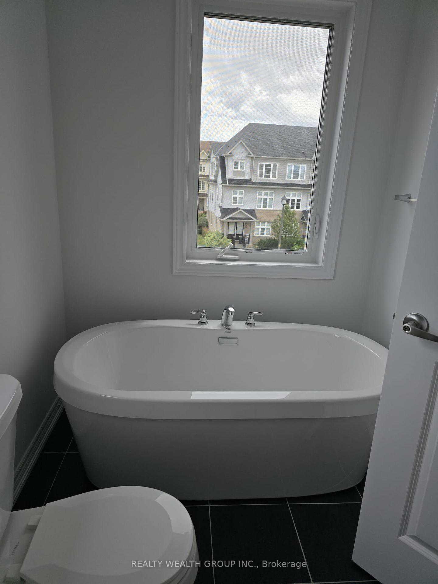 87 Sorbara Way photo 23