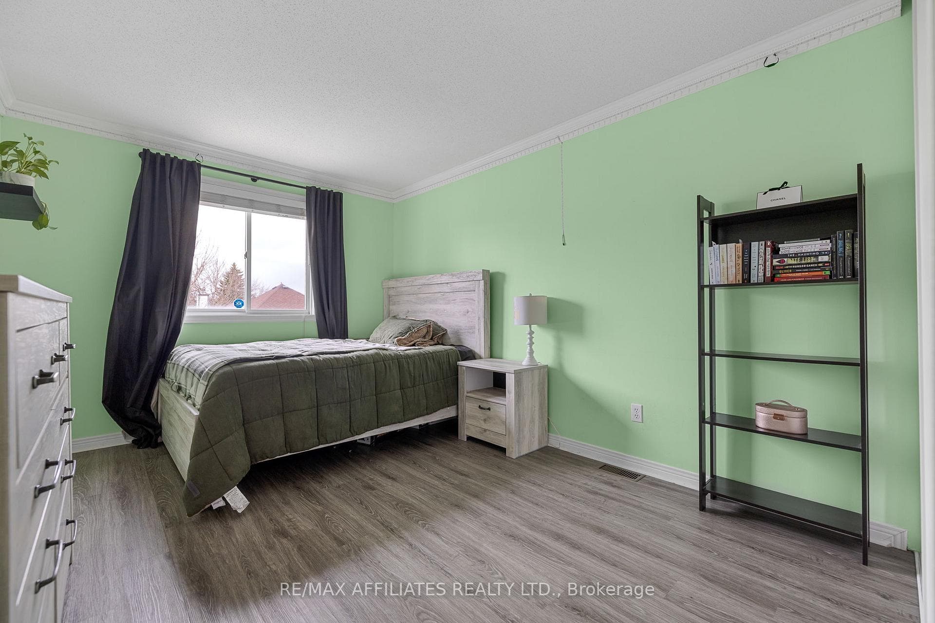 1494 Corsham Avenue photo 13