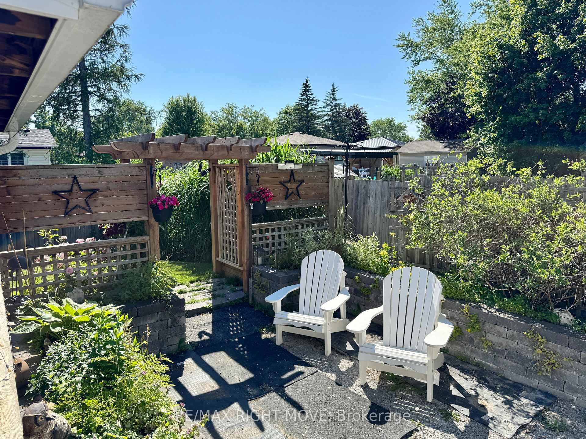12 Hawkins Street photo 43