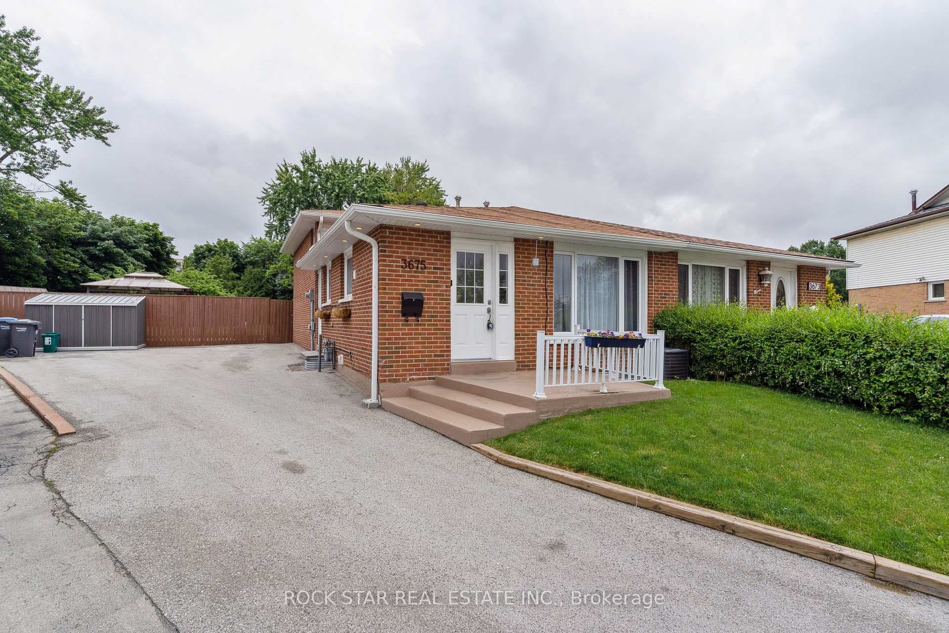 3675 Glencolin Court Unit UPPER photo 3