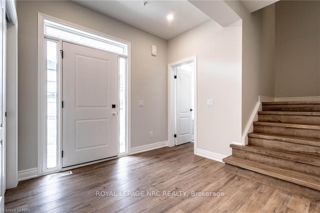 121A Moffatt Street Unit 9 photo 6